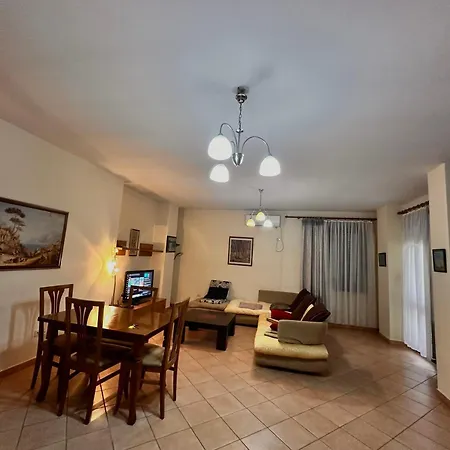 Grande House تيرانا